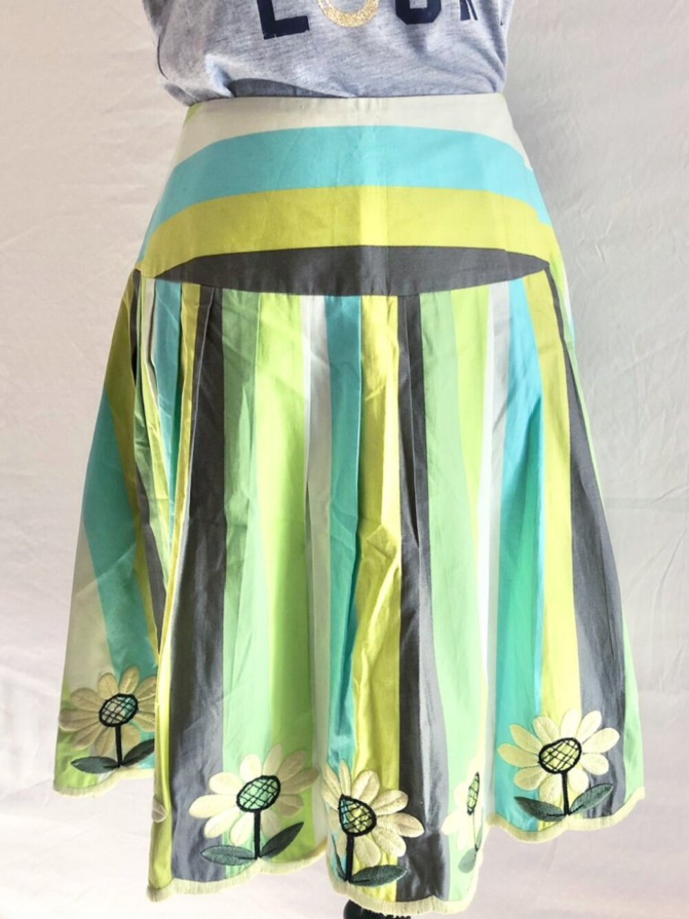 Retro Sara Jane Stripe Floral Embroidered Full Skirt Size 8